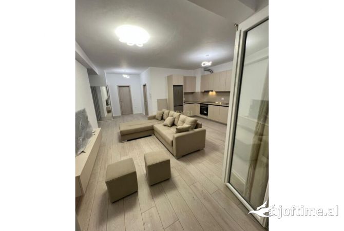 Shtepi me qera 2+1 ne Tirane - 650 Euro