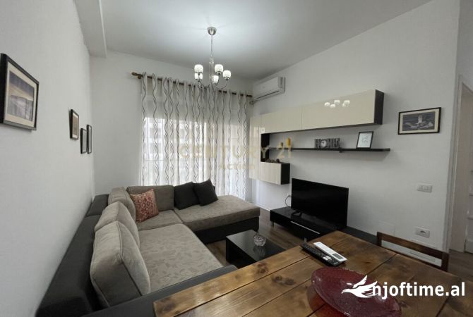 Shtepi me qera 2+1 ne Tirane - 650 Euro