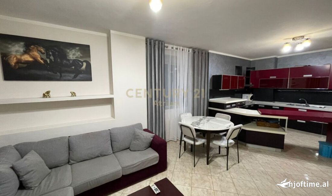 Shtepi me qera Apartament ne Tirane, 2+1, Mobilimi E mobiluar, Pagesa 700  Euro.