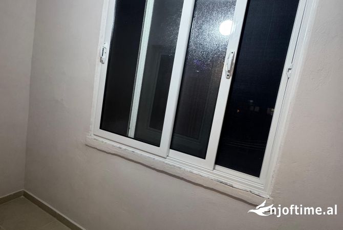 Shtepi ne shitje Apartament ne Tirane, 2+1, Mobilimi E mobiluar, Pagesa 125,111  Euro.