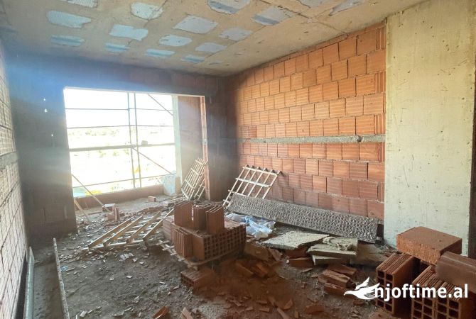 Shtepi ne shitje Apartament ne Tirane, 1+1, Mobilimi Bosh, pa mobiluar, Pagesa 85,113  Euro.