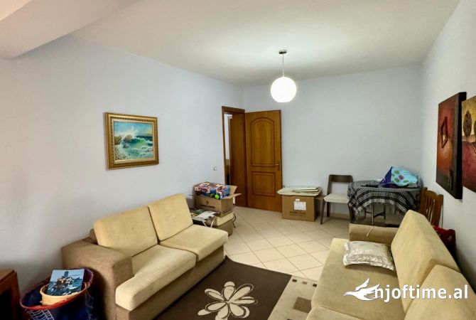 Shtepi ne shitje Apartament ne Tirane, 1+1, Mobilimi E mobiluar, Pagesa 85,001  Euro.
