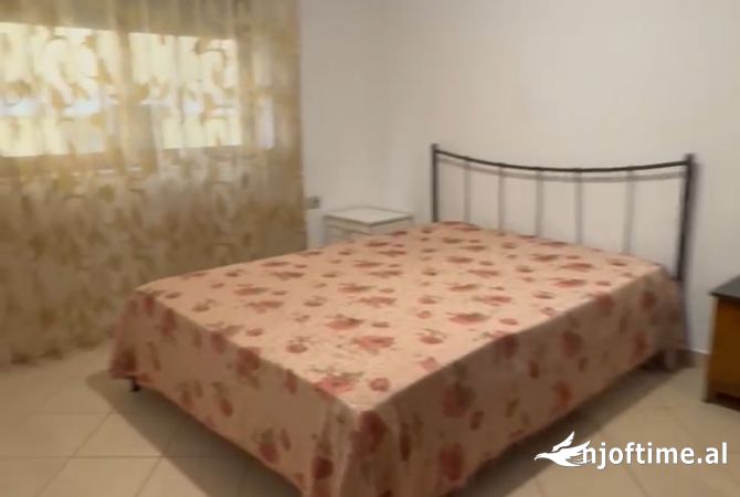 Shtepi ne shitje Apartament ne Tirane, 1+1, Mobilimi E mobiluar, Pagesa 85,001  Euro.