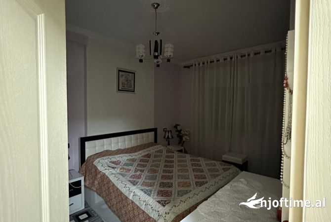 Shtepi me qera Apartament ne Tirane, 1+1, Mobilimi E mobiluar, Pagesa 500  Euro.