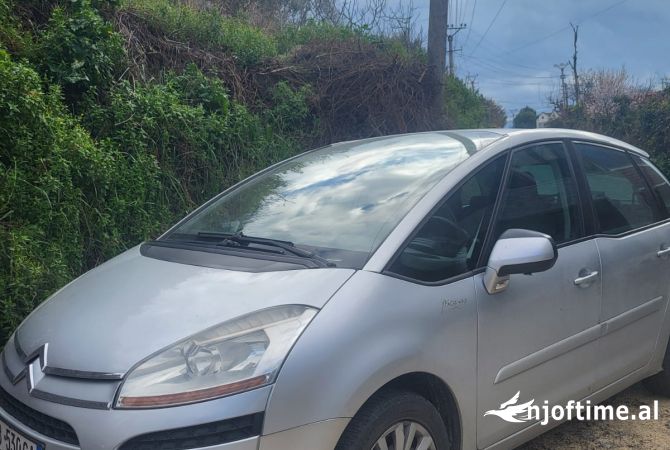 Auto in Vendita  a Berat - 5,700 Euro