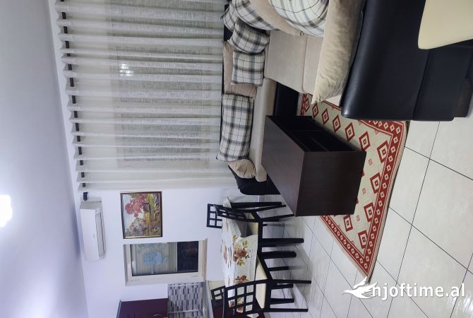 Shtepi me qera Apartament ne Tirane, 2+1, Mobilimi E mobiluar, Pagesa 550  Euro.