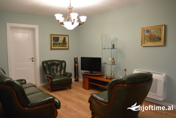 Shtepi me qera 2+1 ne Tirane - 750 Euro