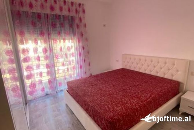 Shtepi me qera Apartament ne Tirane, 2+1, Mobilimi E mobiluar, Pagesa 750  Euro.
