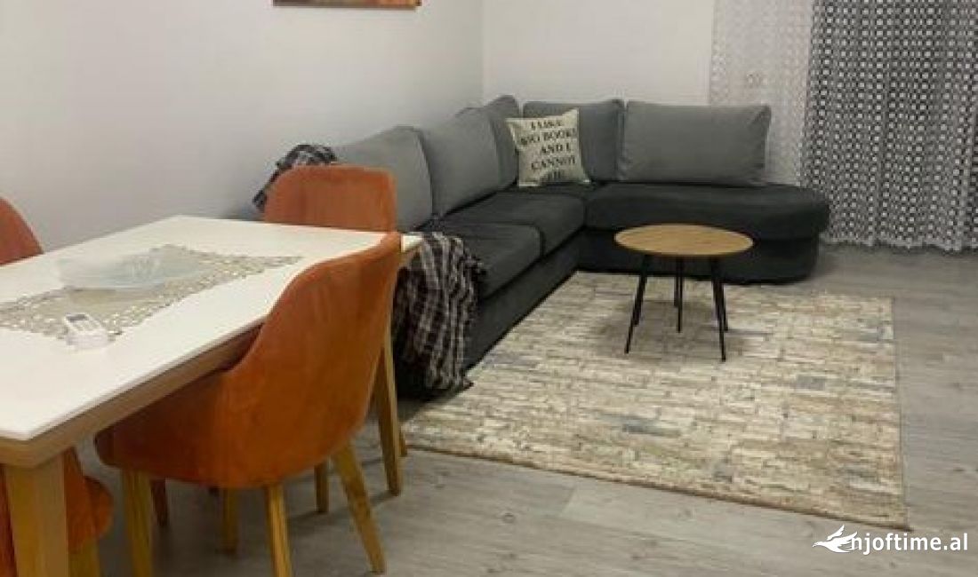 Shtepi me qera Apartament ne Tirane, 2+1, Mobilimi E mobiluar, Pagesa 750  Euro.
