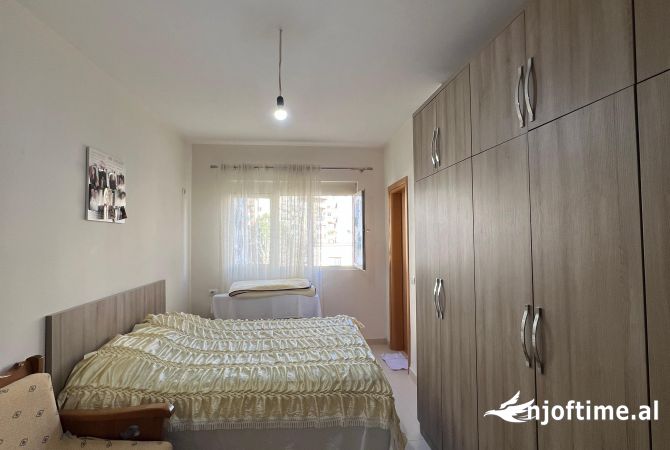 Shtepi me qera 2+1 ne Tirane - 40,000 Leke