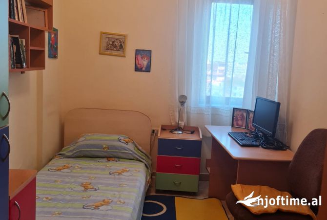 Shtepi me qera 2+1 ne Tirane - 550 Euro