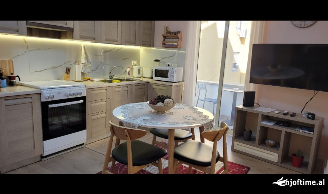 Shtepi me qera Apartament ne Tirane, 2+1, Mobilimi E mobiluar, Pagesa 700  Euro.