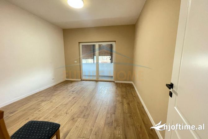 Shtepi ne shitje Apartament ne Tirane, 2+1, Mobilimi Bosh, pa mobiluar, Pagesa 148,000  Euro.