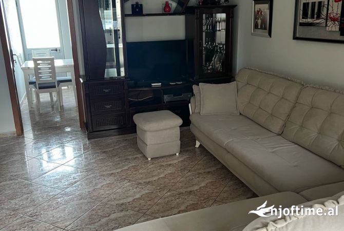 Shtepi me qera 2+1 ne Tirane - 400 Euro