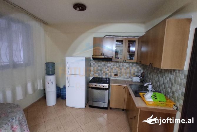 Shtepi ne shitje Apartament ne Tirane, 2+1, Mobilimi E mobiluar, Pagesa 1,640,000  Euro.