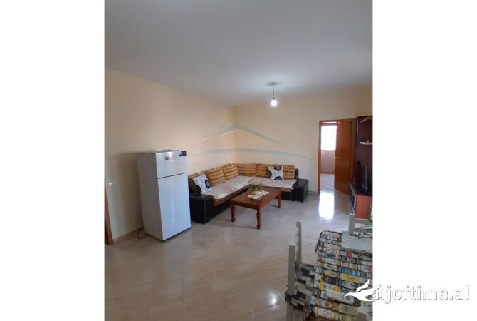 Shtepi ne shitje Apartament ne Tirane, 1+1, Mobilimi E mobiluar, Pagesa 75,000  Euro.