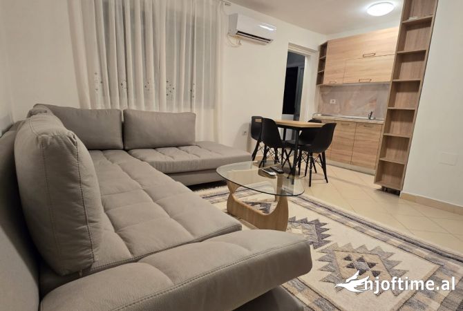 Shtepi me qera 1+1 ne Tirane - 50,000 Leke