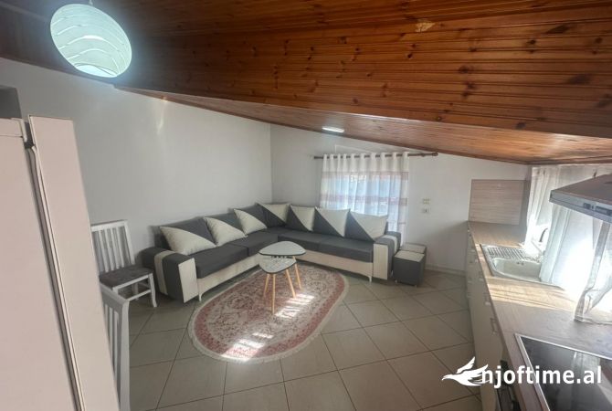 Shtepi me qera 2+1 ne Tirane - 38,000 Leke