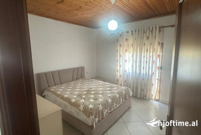 Shtepi me qera Shtepi Private ne Tirane, 2+1, Mobilimi E mobiluar, Pagesa 38,000  Leke.