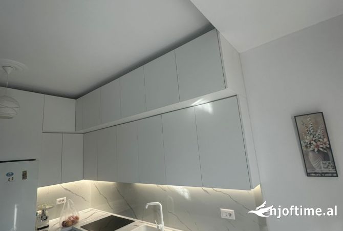 Shtepi me qera Apartament ne Tirane, 2+1, Mobilimi E mobiluar, Pagesa 700  Euro.