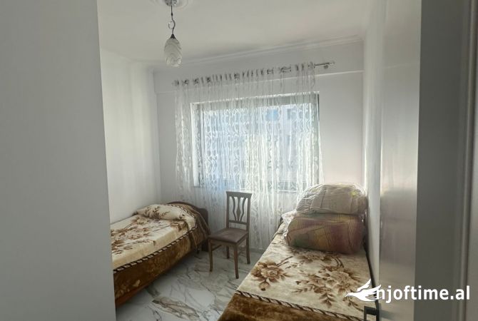 Shtepi me qera 2+1 ne Tirane - 700 Euro