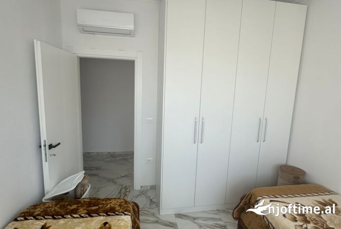 Shtepi me qera Apartament ne Tirane, 2+1, Mobilimi E mobiluar, Pagesa 700  Euro.