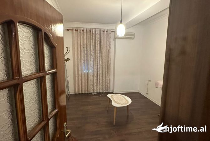 Shtepi me qera 2+1 ne Tirane - 50,000 Leke