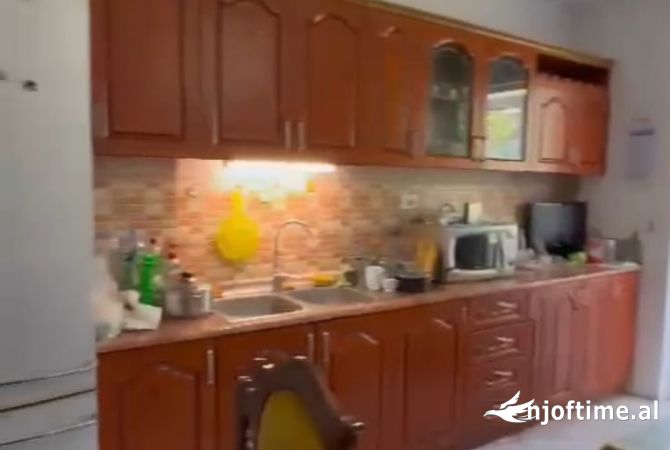 Shtepi me qera 2+1 ne Tirane - 650 Euro
