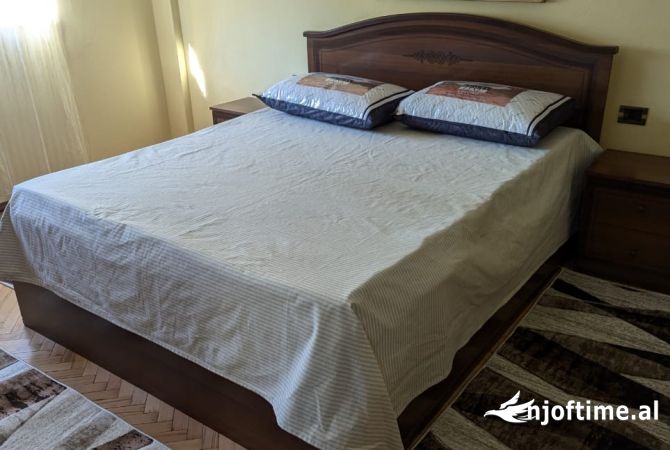 Shtepi me qera 2+1 ne Tirane - 60,000 Leke