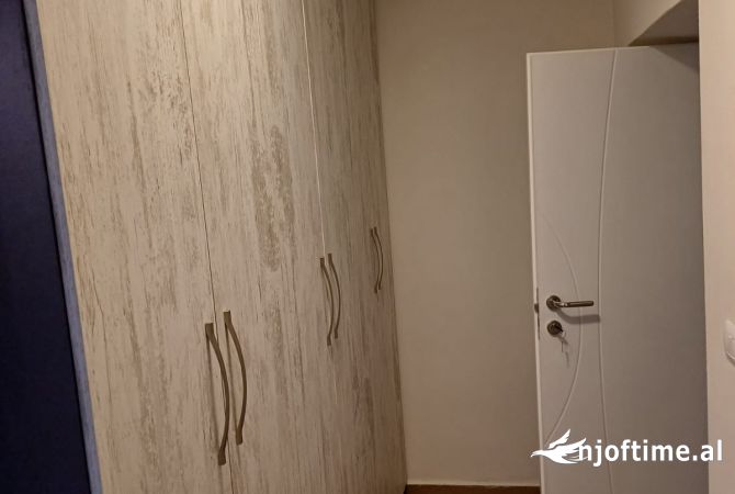 Shtepi me qera Apartament ne Tirane, 1+1, Mobilimi E mobiluar, Pagesa 450  Euro.