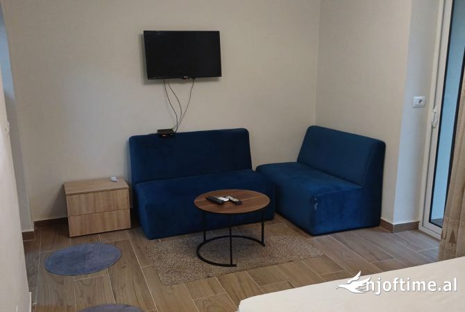 Shtepi me qera Apartament ne Tirane, 1+1, Mobilimi E mobiluar, Pagesa 450  Euro.