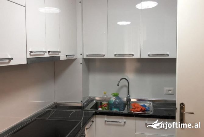 Shtepi me qera 1+1 ne Tirane - 380 Euro