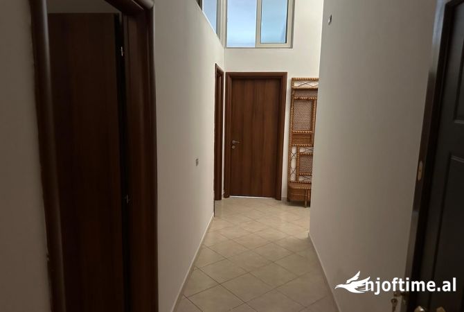 Shtepi me qera 2+1 ne Tirane - 300 Euro