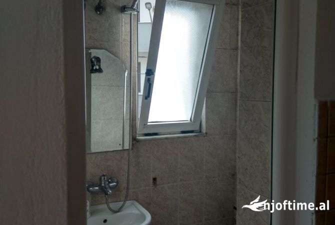 Shtepi me qera Garsoniere ne Tirane - 400 Euro