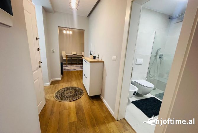 Shtepi me qera Apartament ne Tirane, 2+1, Mobilimi E mobiluar, Pagesa 650  Euro.