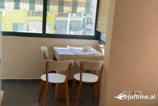 Shtepi me qera Apartament ne Tirane, 1+1, Mobilimi E mobiluar, Pagesa 400  Euro.