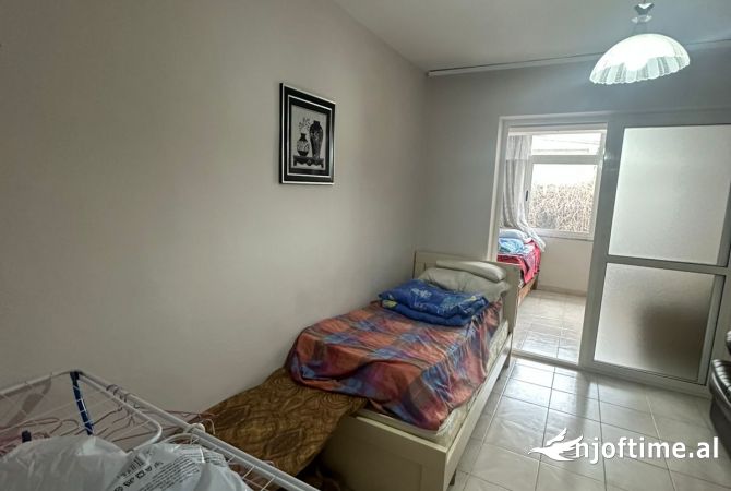 Shtepi me qera 2+1 ne Tirane - 40,000 Leke