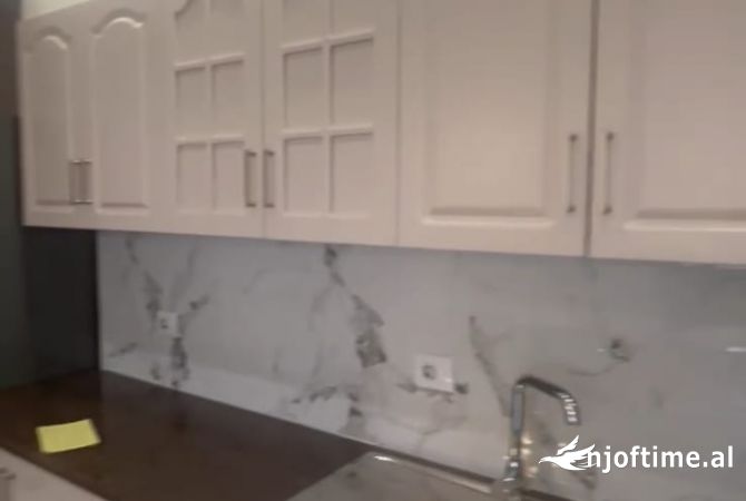 Shtepi me qera 2+1 ne Tirane - 1,300 Euro