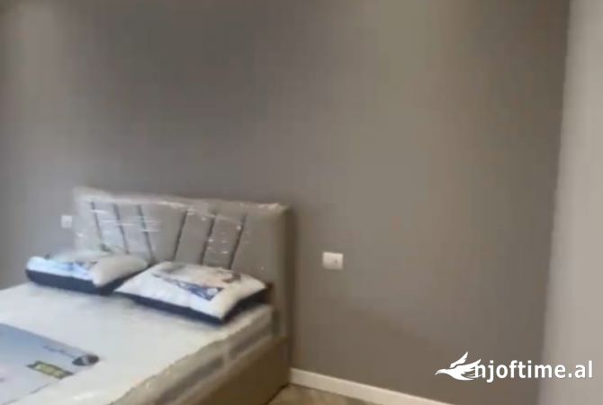Shtepi me qera 2+1 ne Tirane - 1,300 Euro