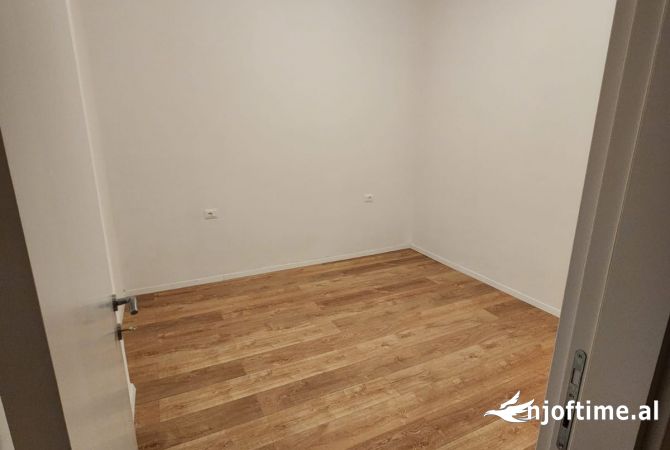 Ambient biznesi me qera 1+1 ne Tirane - 700 Euro