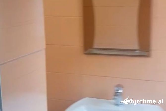 Shtepi me qera Shtepi Private ne Tirane, 1+1, Mobilimi E mobiluar, Pagesa 25,000  Leke.