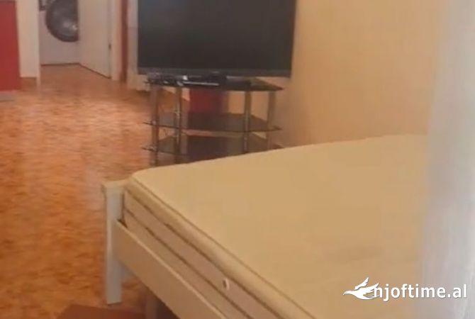 Shtepi me qera Shtepi Private ne Tirane, 1+1, Mobilimi E mobiluar, Pagesa 25,000  Leke.