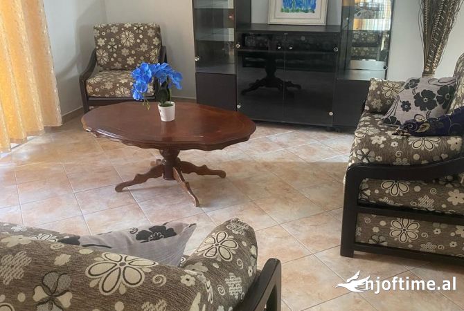 Shtepi me qera 3+1 ne Tirane - 50,000 Leke