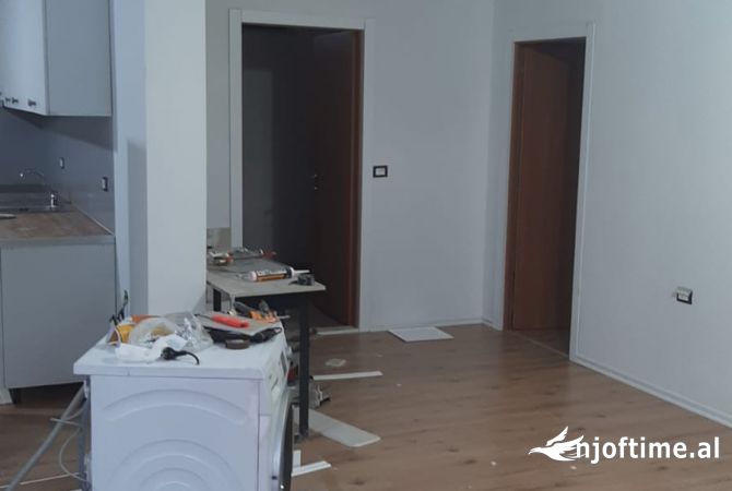 Shtepi me qera Shtepi Private ne Tirane, 2+1, Mobilimi Pjeserisht e mobiluar, Pagesa 35,000  Leke.