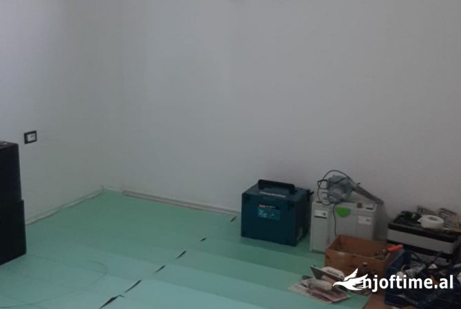 Shtepi me qera 2+1 ne Tirane - 35,000 Leke