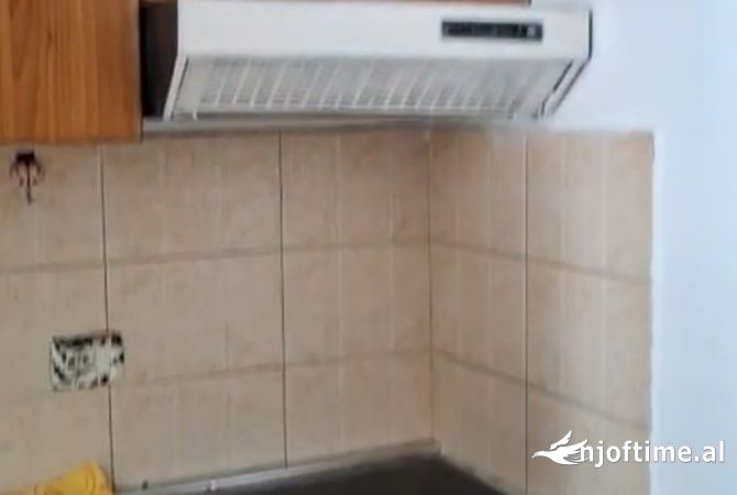 Shtepi me qera Apartament ne Tirane, 1+1, Mobilimi E mobiluar, Pagesa 350  Euro.