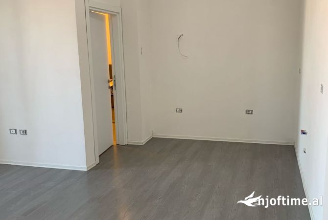 Shtepi me qera 2+1 ne Tirane - 300 Euro