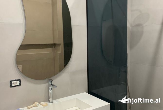 Shtepi me qera 2+1 ne Tirane - 300 Euro