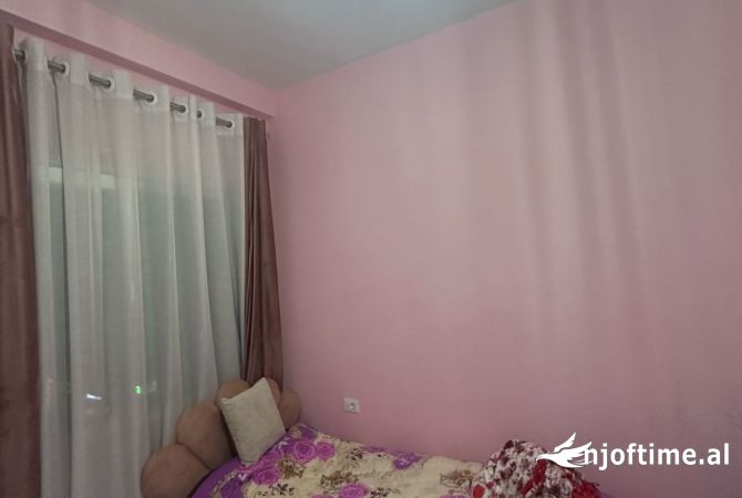 Shtepi ne shitje Apartament ne Tirane, 2+1, Mobilimi E mobiluar, Pagesa 104,000  Euro.