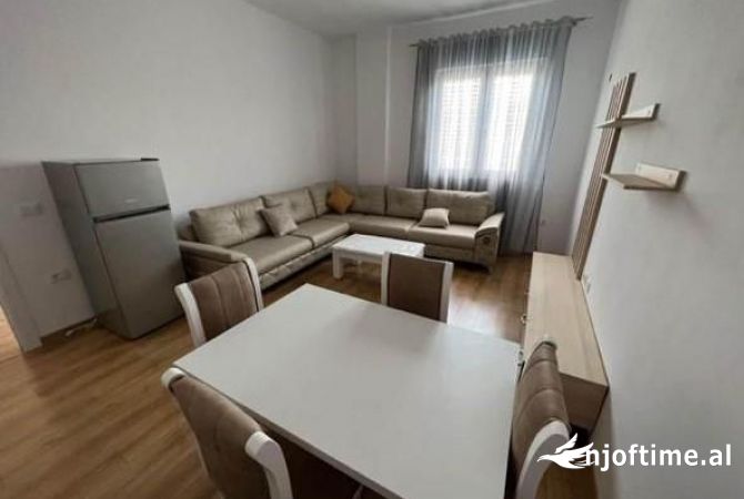 Shtepi me qera 2+1 ne Tirane - 40,000 Leke